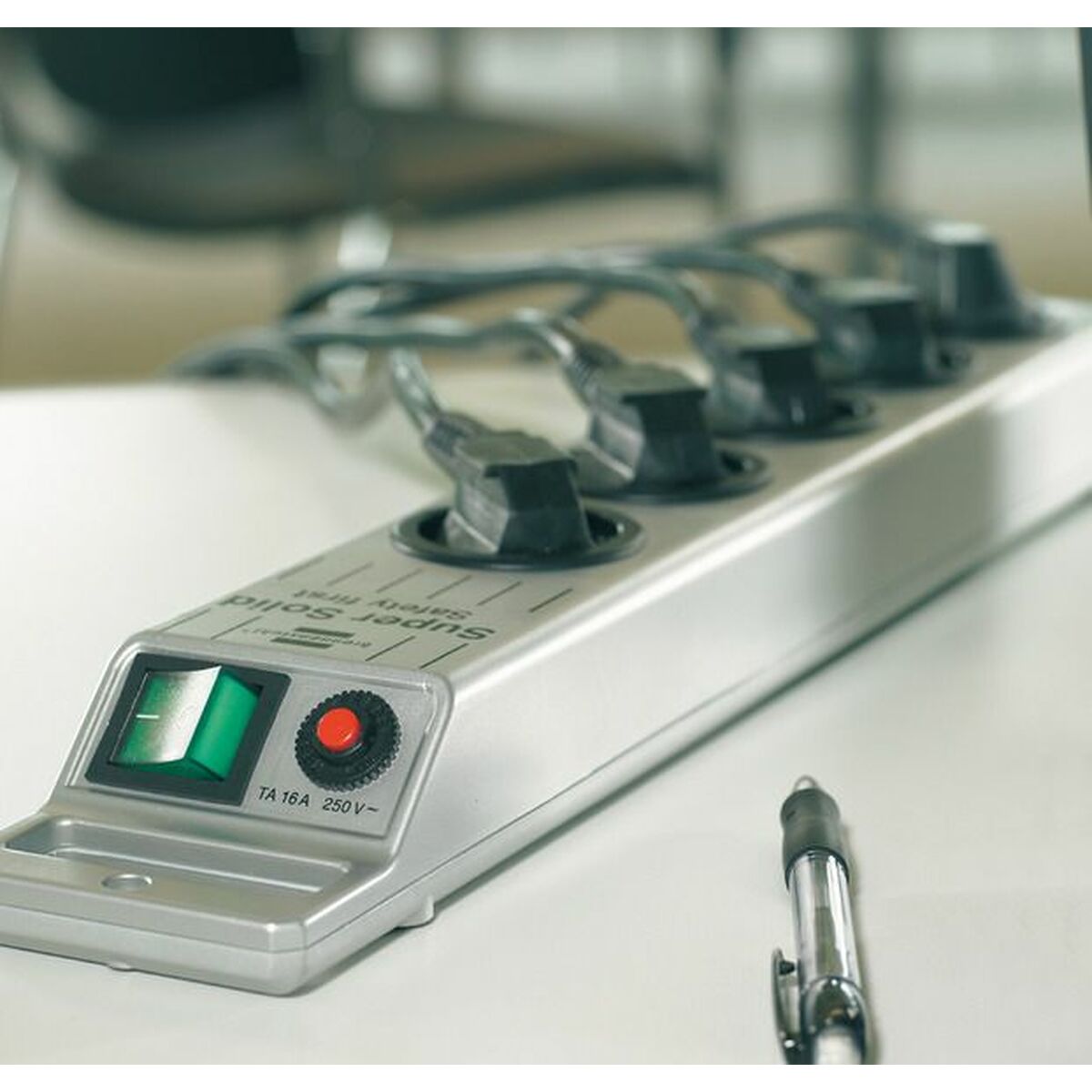 Power Socket 8 Sockets with Switch Brennenstuhl Super-Solid-Line 3600 W (2,5 m)