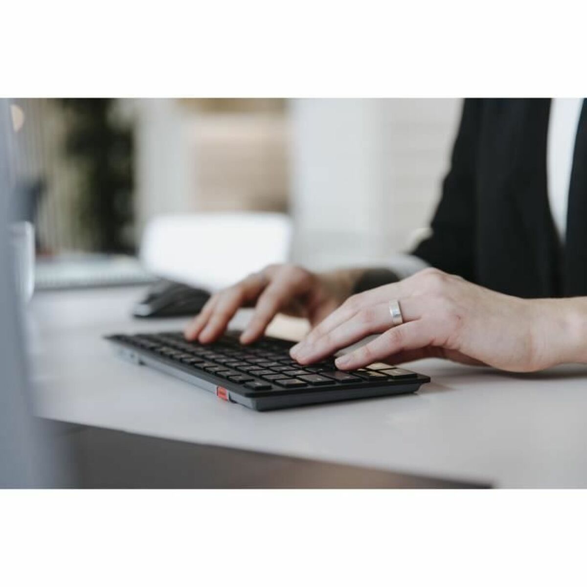 Keyboard Cherry KW 9200 MINI Spanish Qwerty Black