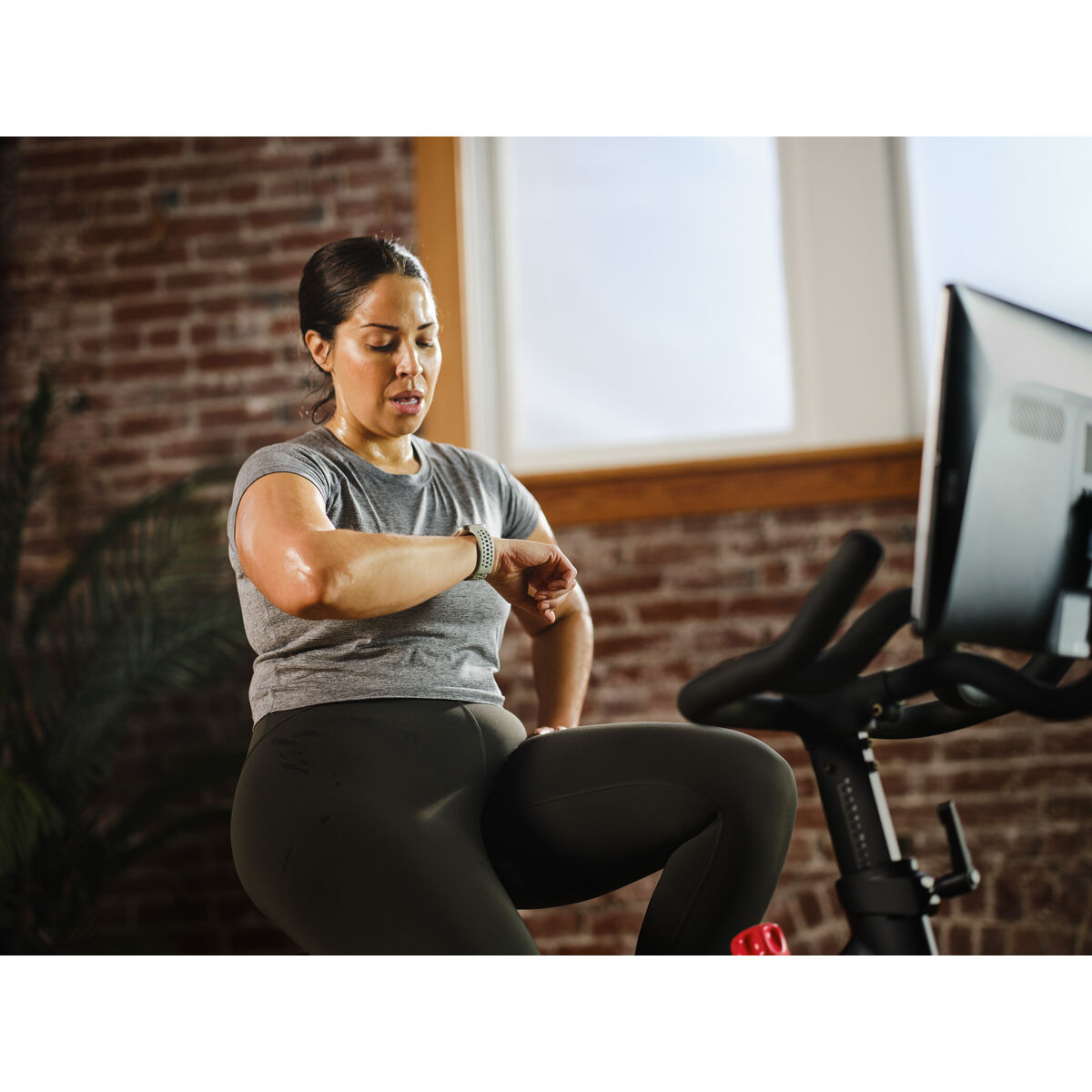 Smartwatch Amazfit BIP 6 Golden 1,97"