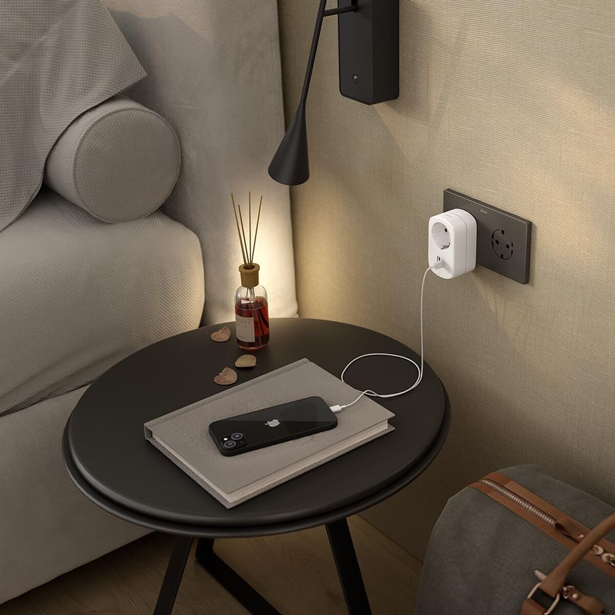 Wall Charger Simon CL610306 White