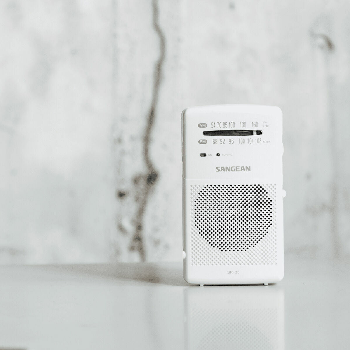 Radio Sangean SR35W BLANCO White Black