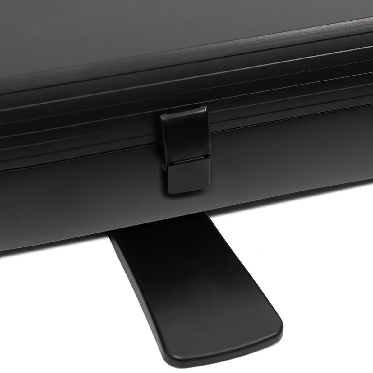 Projection Screen MacLean MC-213 100"