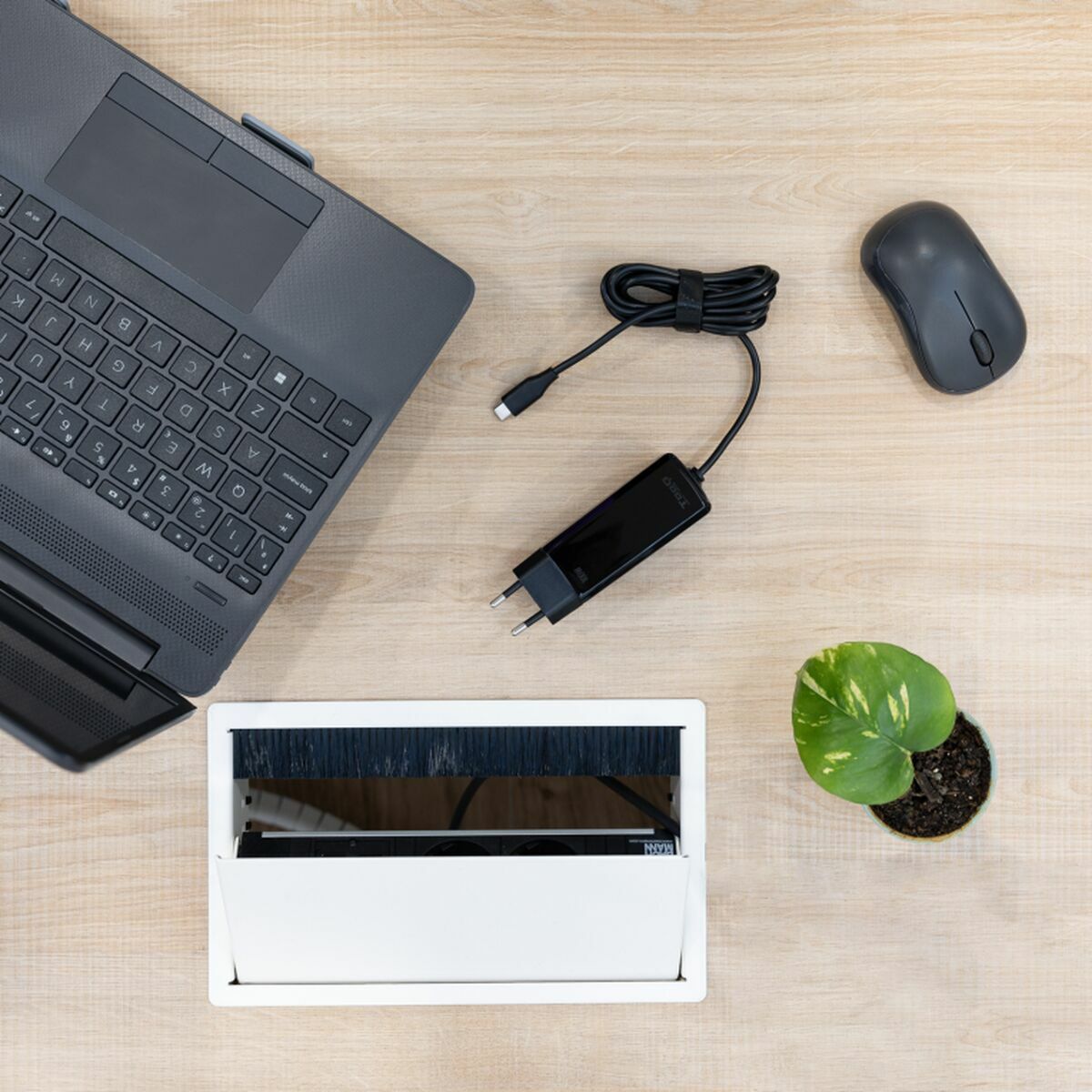 Laptop Charger TooQ GAN USB-C PD 100W Cúbico 100 W